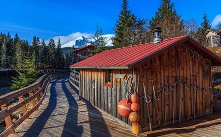 Tutka Bay Wilderness Lodge